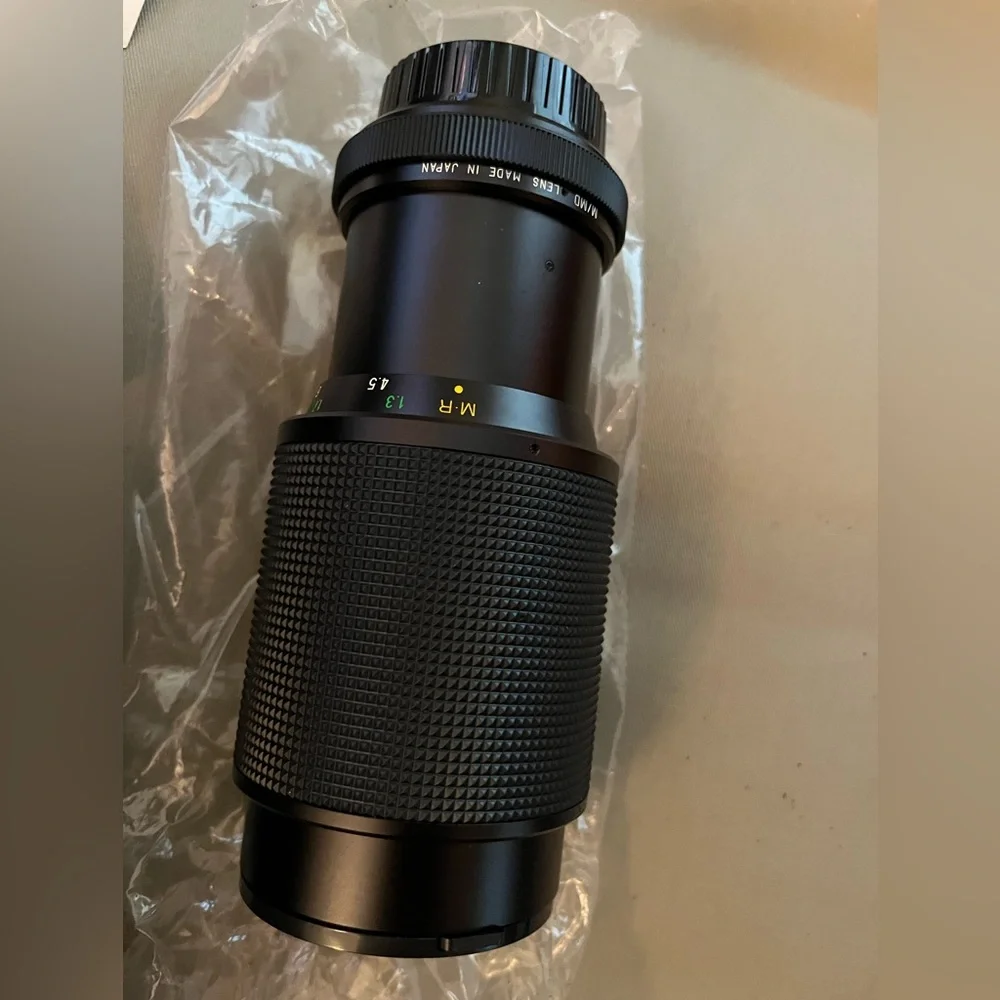 Vivitar Macro 75-205mm f3.8 1:4X zoom Lens, Leather case w/all instructions/docs
